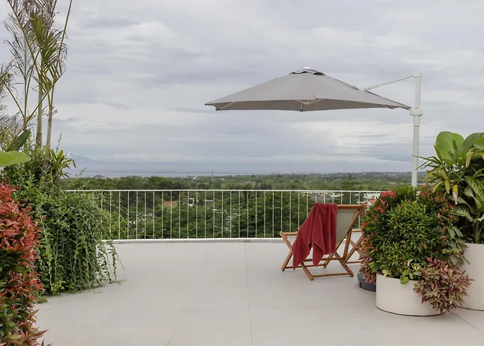 Lighthouse Bingin - 360 View Aparthotel